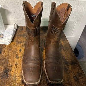 Ariat Rambler Patriot Western Boot. Size 12 Wide. Distressed Brown